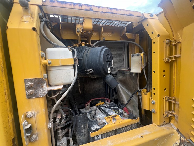 2011-komatsu-pc130-8-image-34