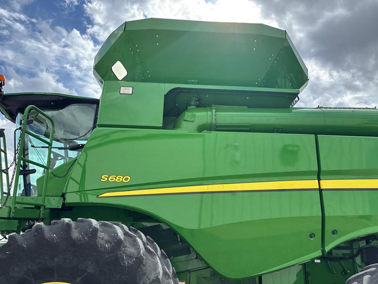 2013-john-deere-s680-image-21