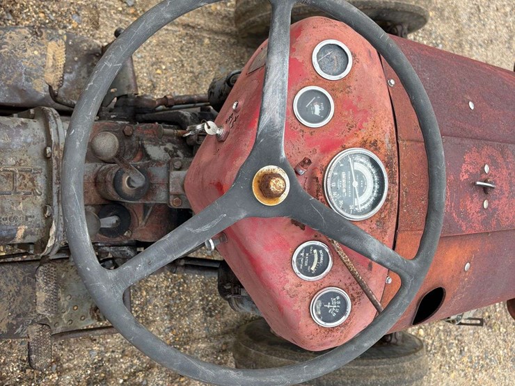 massey-ferguson-35-image-12