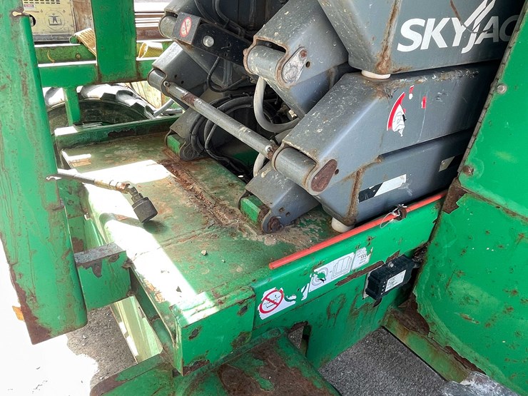 skyjack-sj6826rt-image-13