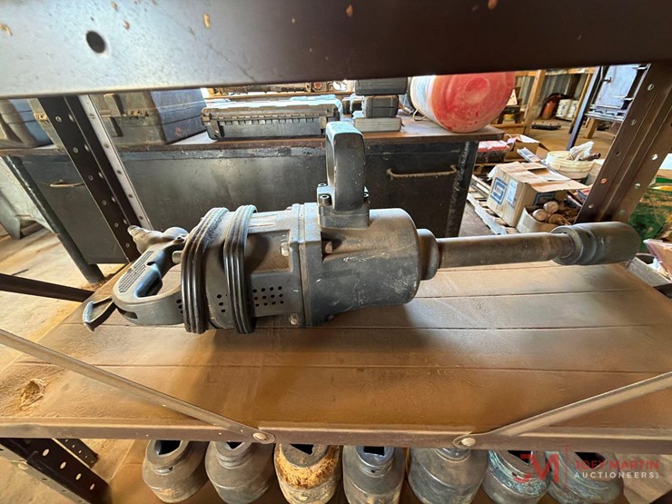 northern-industrial-1"-pneumatic-impact-wrench-image-3