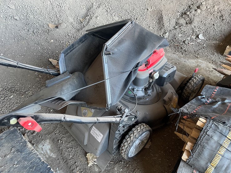 #6016-•-troy-bilt-tb400xp-4x4-push-lawn-mower-image-4