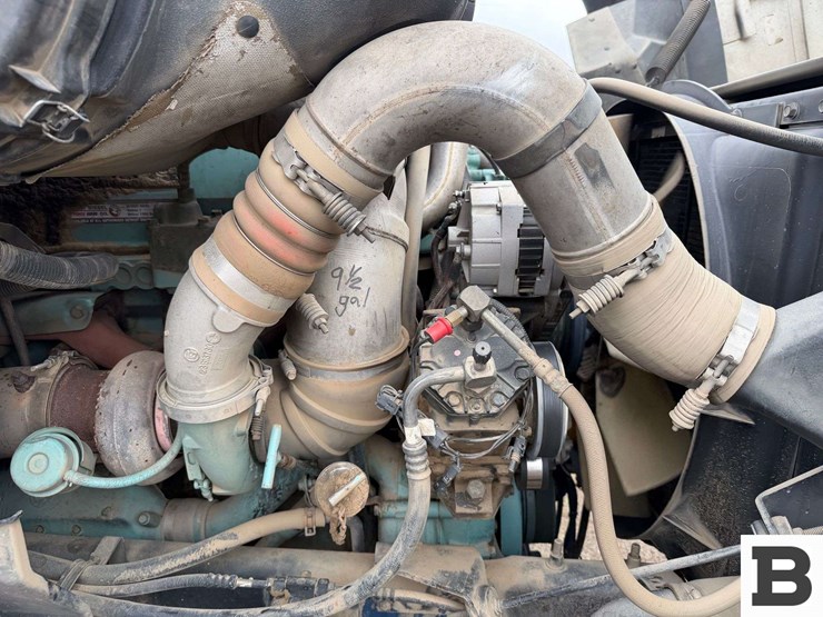 2001-international-9200-image-10