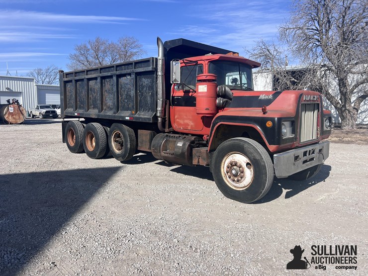 1981-mack-r686st-image-3