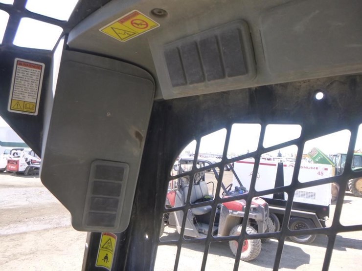 2010-caterpillar-246c-image-24