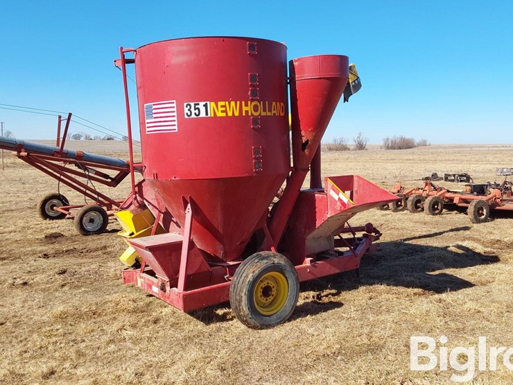 new-holland-351-image-4