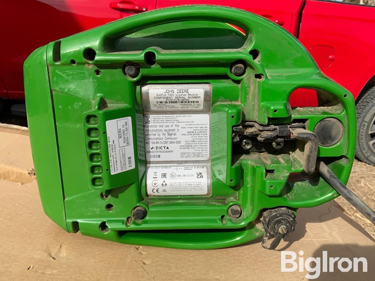 2023-john-deere-7000-image-16