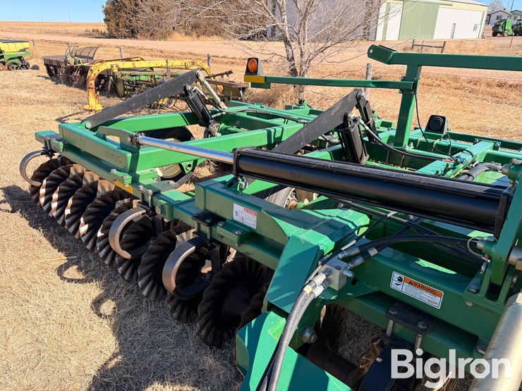 great-plains-2400tt-image-11