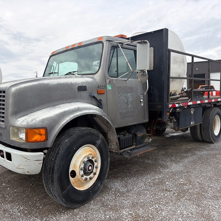 1996 INTERNATIONAL 4700