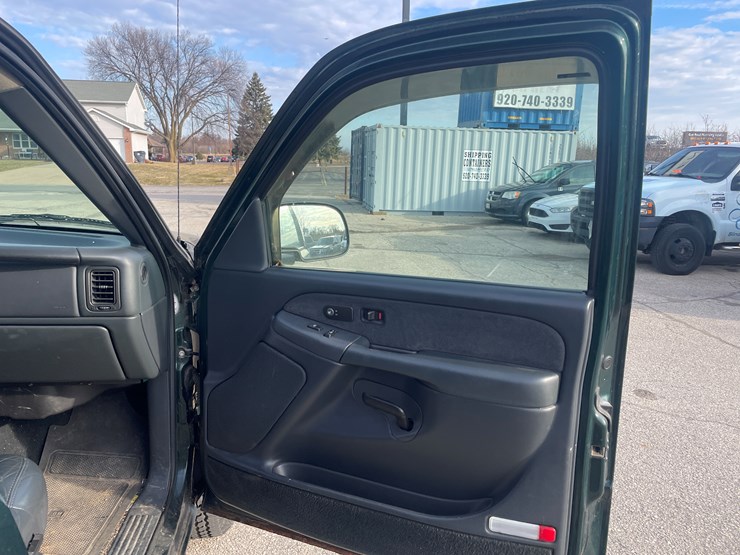 #1430-•-2002-green-gmc-sierra-(has-wi-title)-(of)-image-13