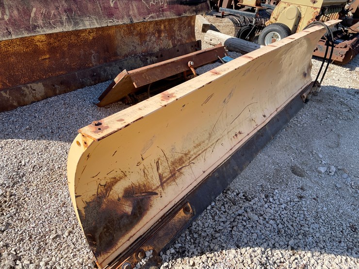 #6075-•-universal-mount-storm-guard-skidsteer-snow-pusher-image-2