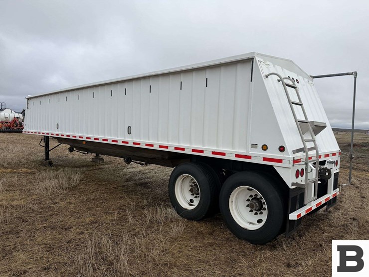 2007-neville-trailer-image-25