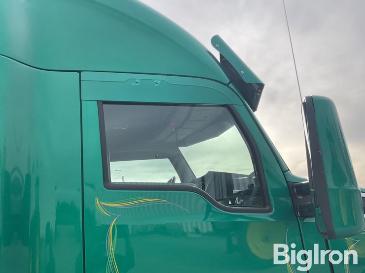 2019-kenworth-t680-image-10