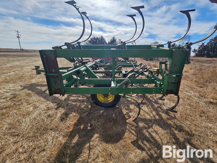 john-deere-1010-image-8