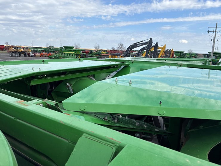 2014-john-deere-s680-image-25