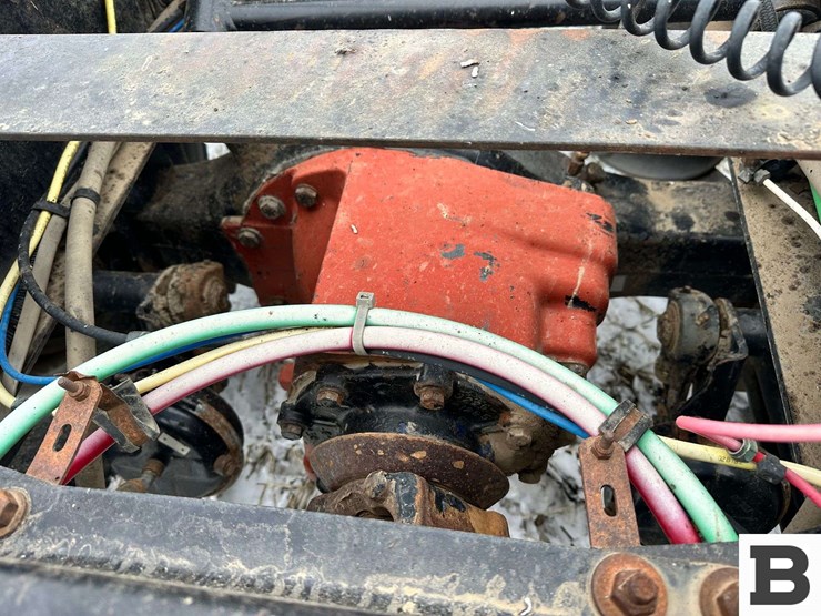 1999-freightliner-fld120-image-65