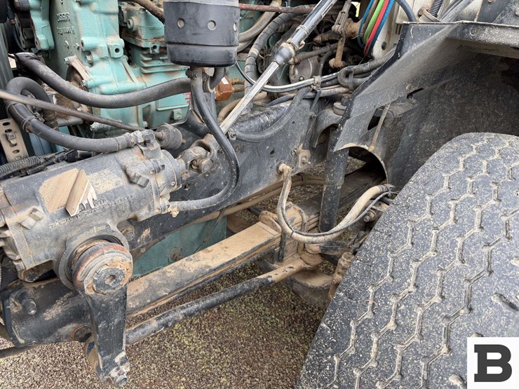 2001-international-9200-image-23