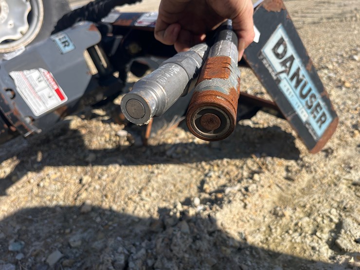 #5082-•-danuser-post-hole-digger-image-5