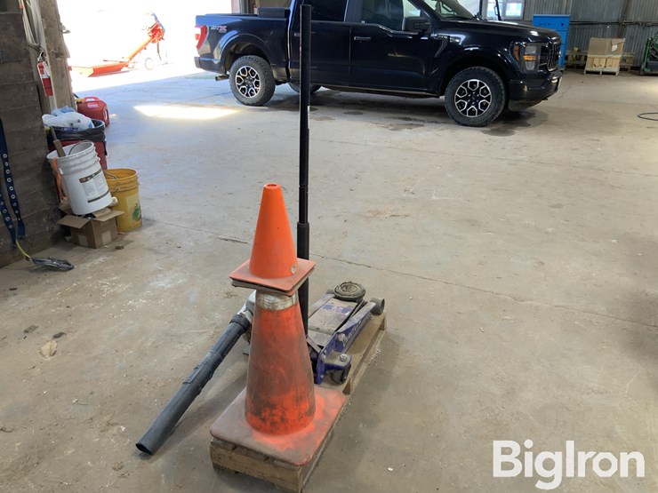 napa-3.5t-floor-jack-image-5