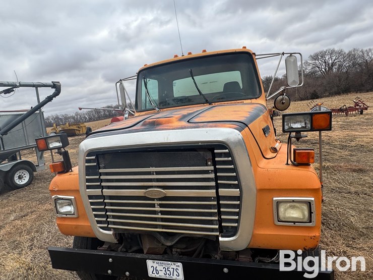 1990-ford-lt8000-image-12