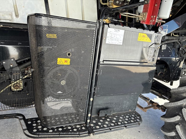 2012-case-ih-8230-image-56