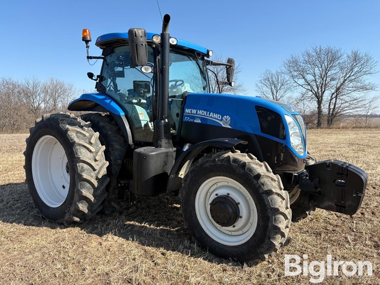 2015-new-holland-t7.210-image-3