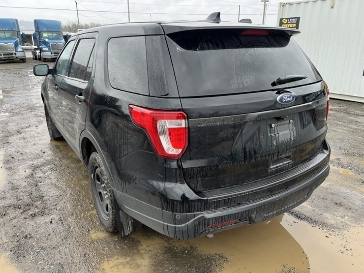 2018-ford-explorer-image-6