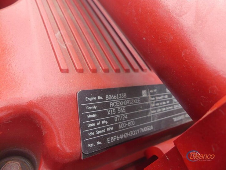 2025-peterbilt-567-image-17