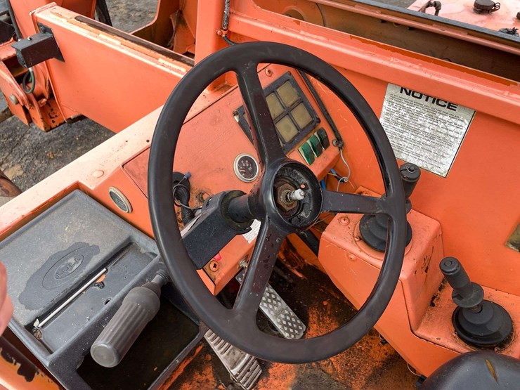 lull-844c-42-image-13