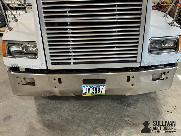 1999-freightliner-fld112-image-12