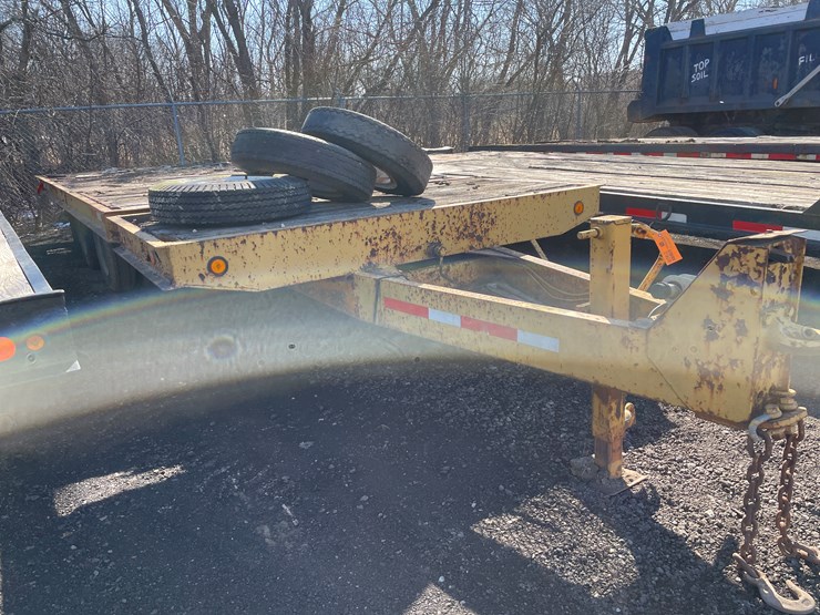 #6062-•-1992-bera-tandem-axle-tilt-bed,-equipment-trailer-(has-wi-title)-image-3