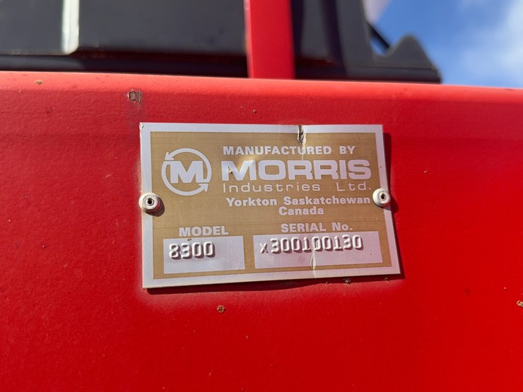 morris-contour-air-seeder-with-morris-8300-air-cart-image-39