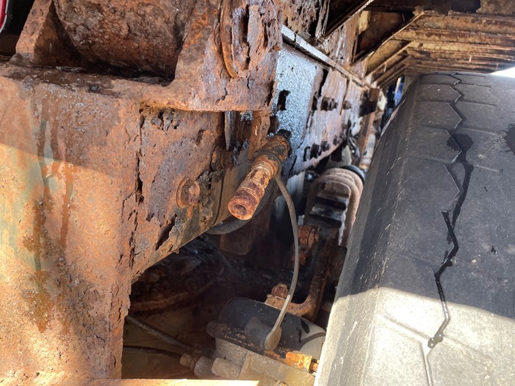 1993-mack-dm690s-image-21