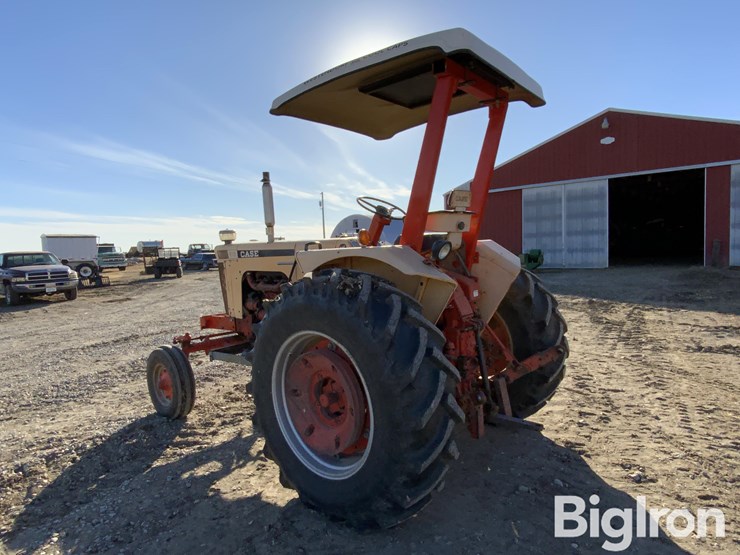 1967-case-830-2wd-tractor-image-7