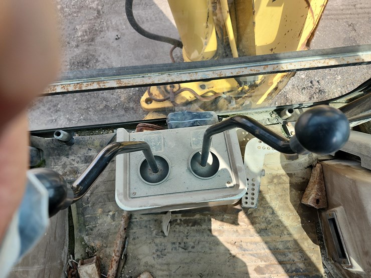 tag-#271,-1997-jd-310e-backhoe-image-15