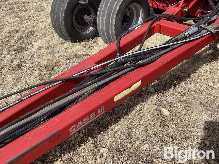 case-ih-sdx2230-air-seeder-w/adx2230-air-cart-image-12