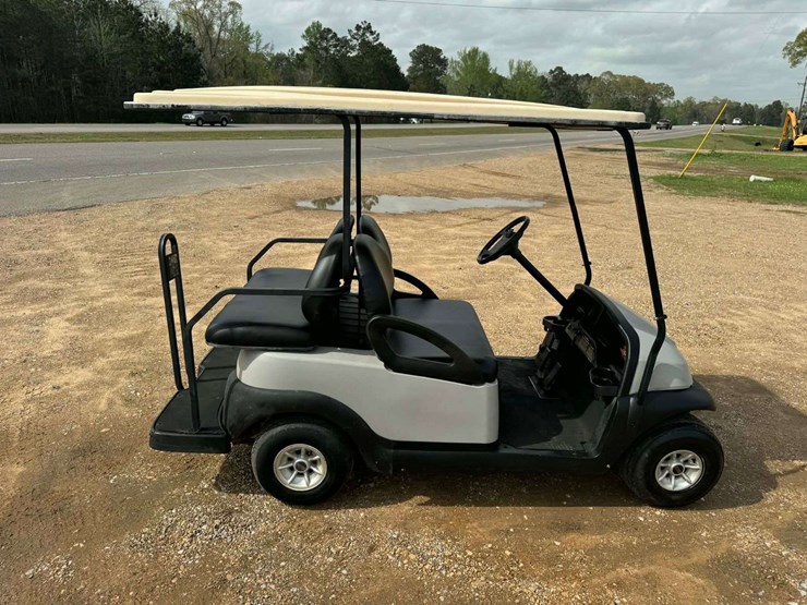 club-car-4-seater-golf-cart---battery-charger-included-image-2