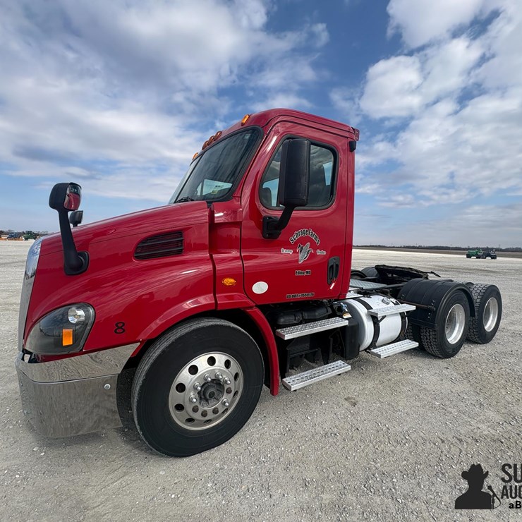 2015 FREIGHTLINER CASCADIA 113
