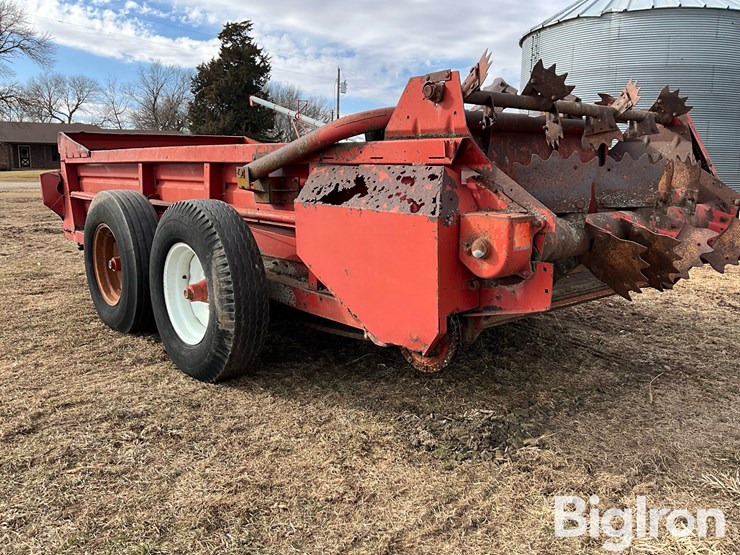 new-holland-791-image-7