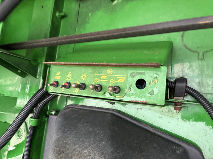 2014-john-deere-s660-image-54