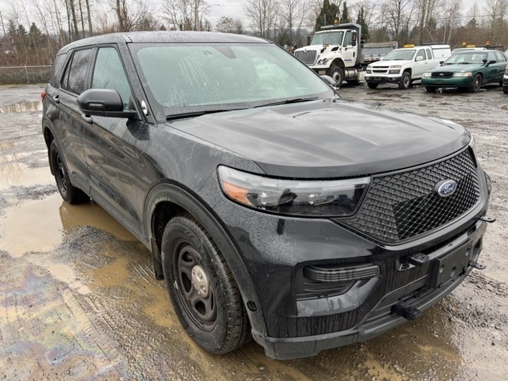 2023-ford-explorer-image-2