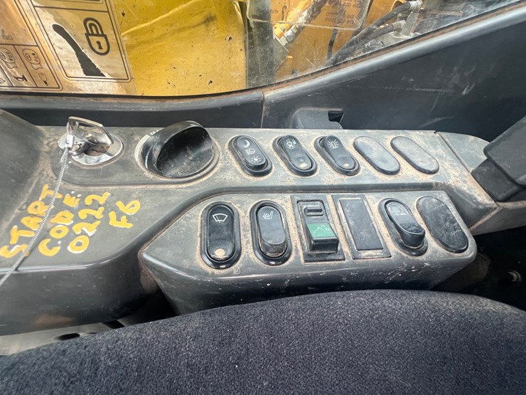 2011-komatsu-pc130-8-image-27