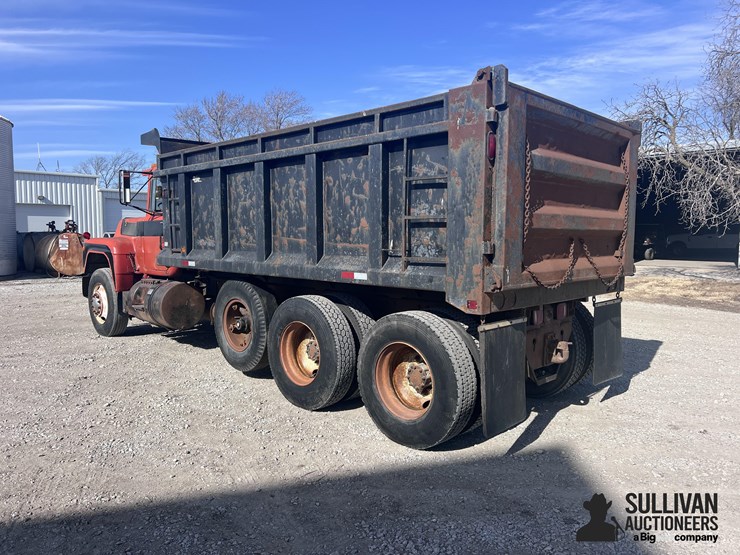 1981-mack-r686st-image-7