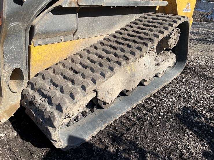 2019-new-holland-c237-image-14