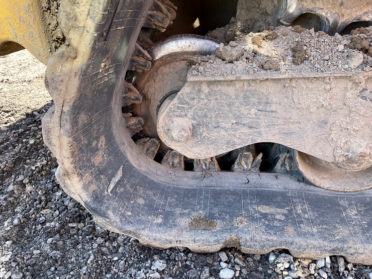 2019-new-holland-c237-image-22