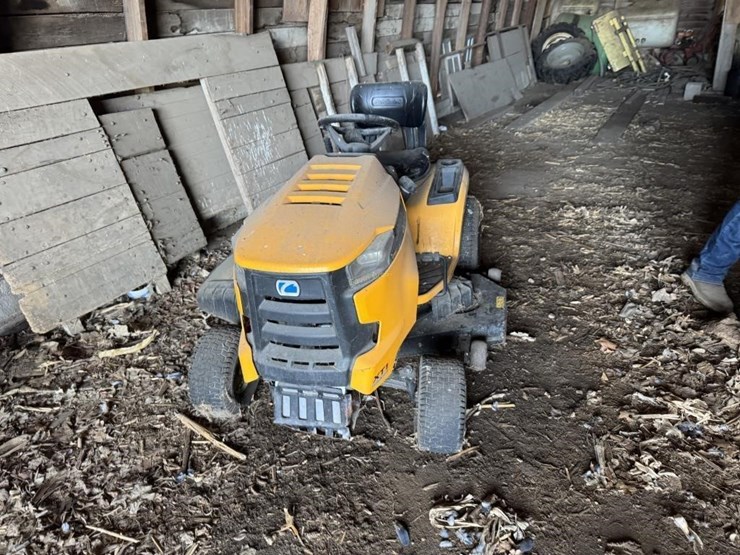 cub-cadet-lt50-xt1-riding-mower-image-2