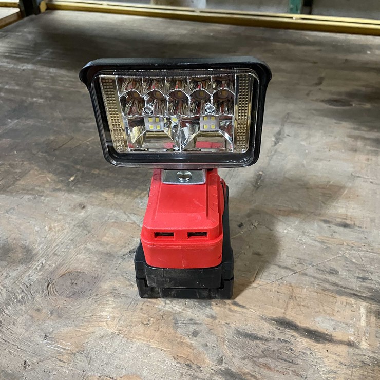 #2305 • Milwaukee Compatible 18 volt LED Worklight with 8.0ah Battery (PR11)