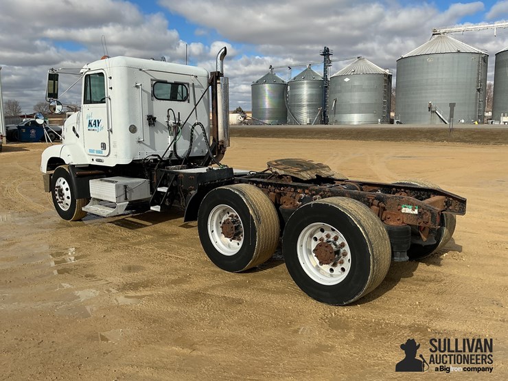 1999-freightliner-fld112-image-7