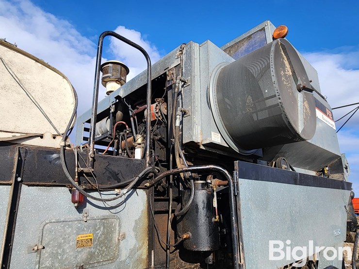 1980-gleaner-f2-image-11
