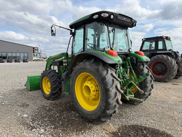2024-john-deere-5130m-image-3